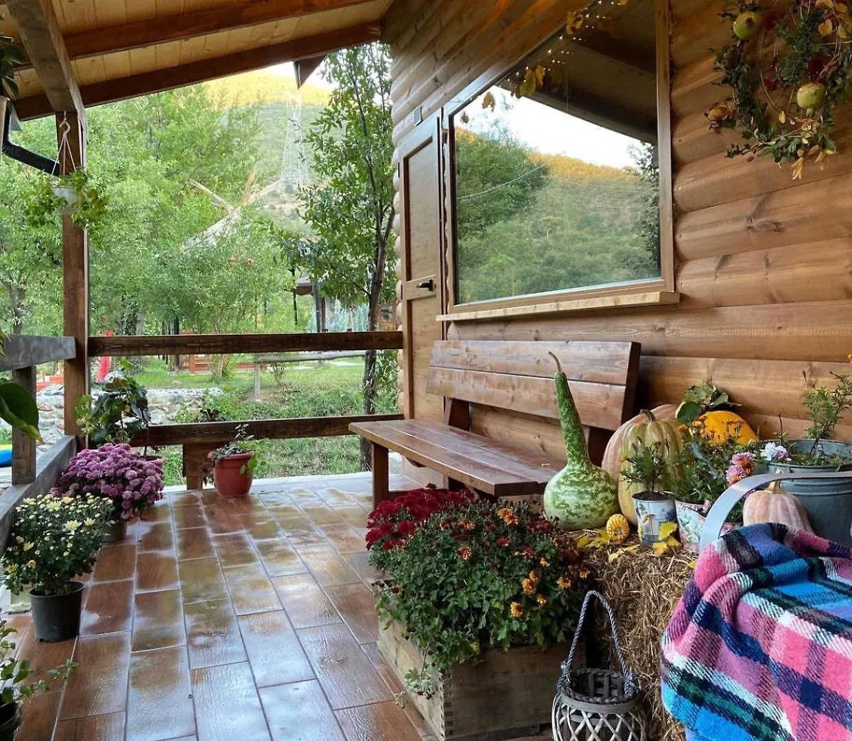Agora Farmhouse Koman Guest house