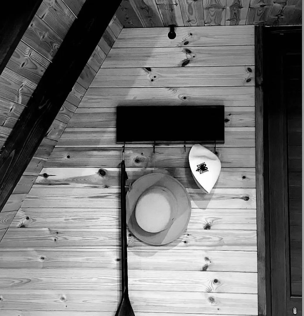 Agora Farmhouse Koman Guest house