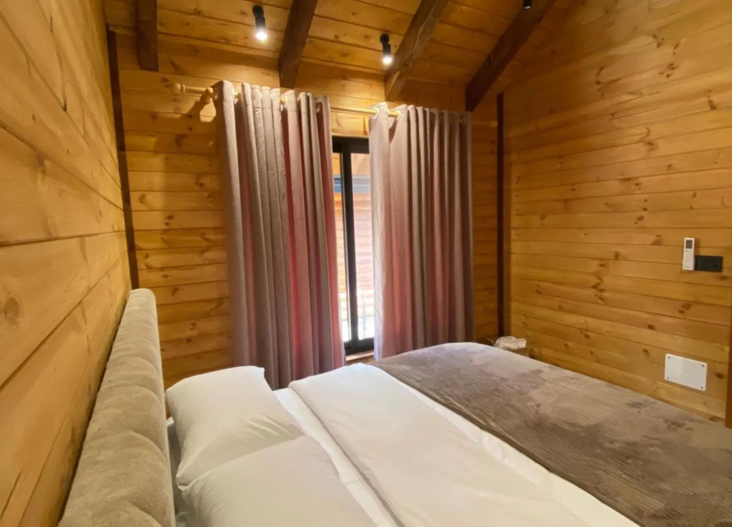 Agora Farmhouse Koman 0*,  Albania