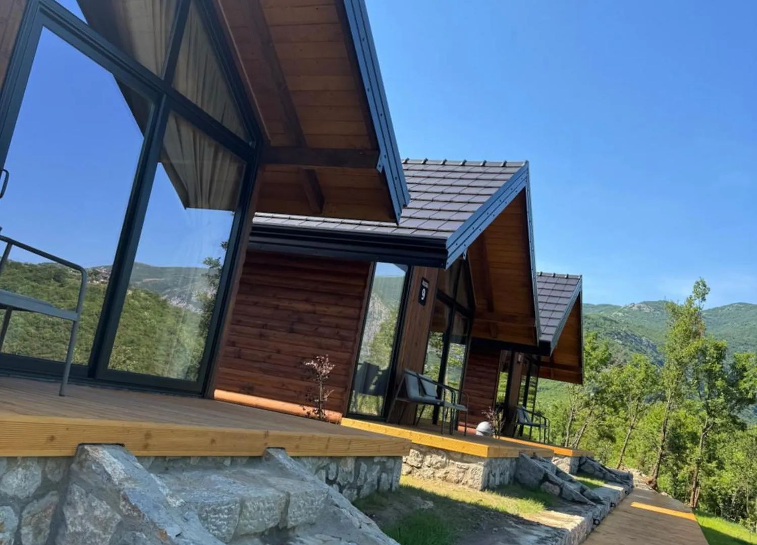 Agora Farmhouse Koman Guest house